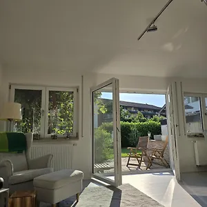 Ferienhaus Charmantes Haus Mit Eigenem Garten, Prien
